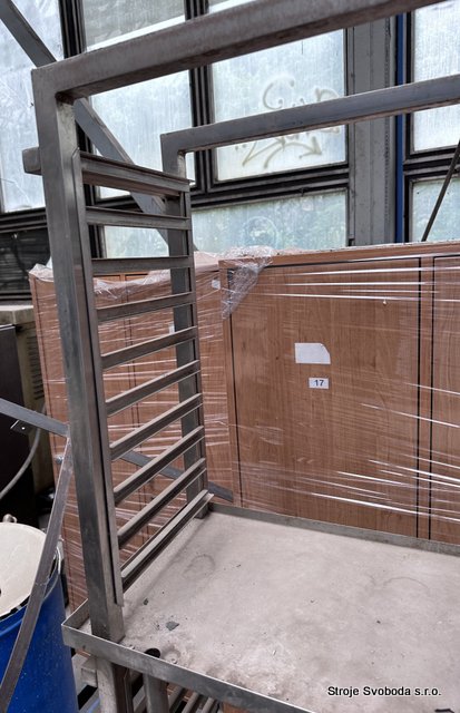 Odkládací regálový vozík - gastro  (Odkladaci regalovy vozik gastro (2).JPG)